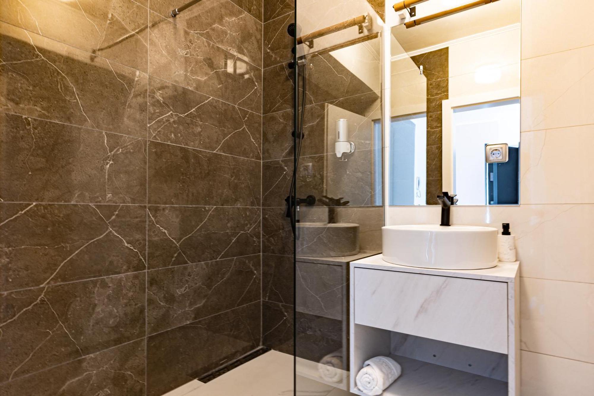 Tower Apartments Kaloşvar Dış mekan fotoğraf